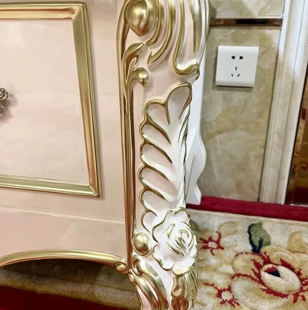 Traditional European Wooden TV Stand / Ruchi