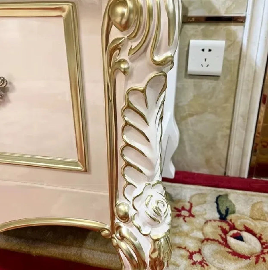Traditional European Wooden TV Stand / Ruchi