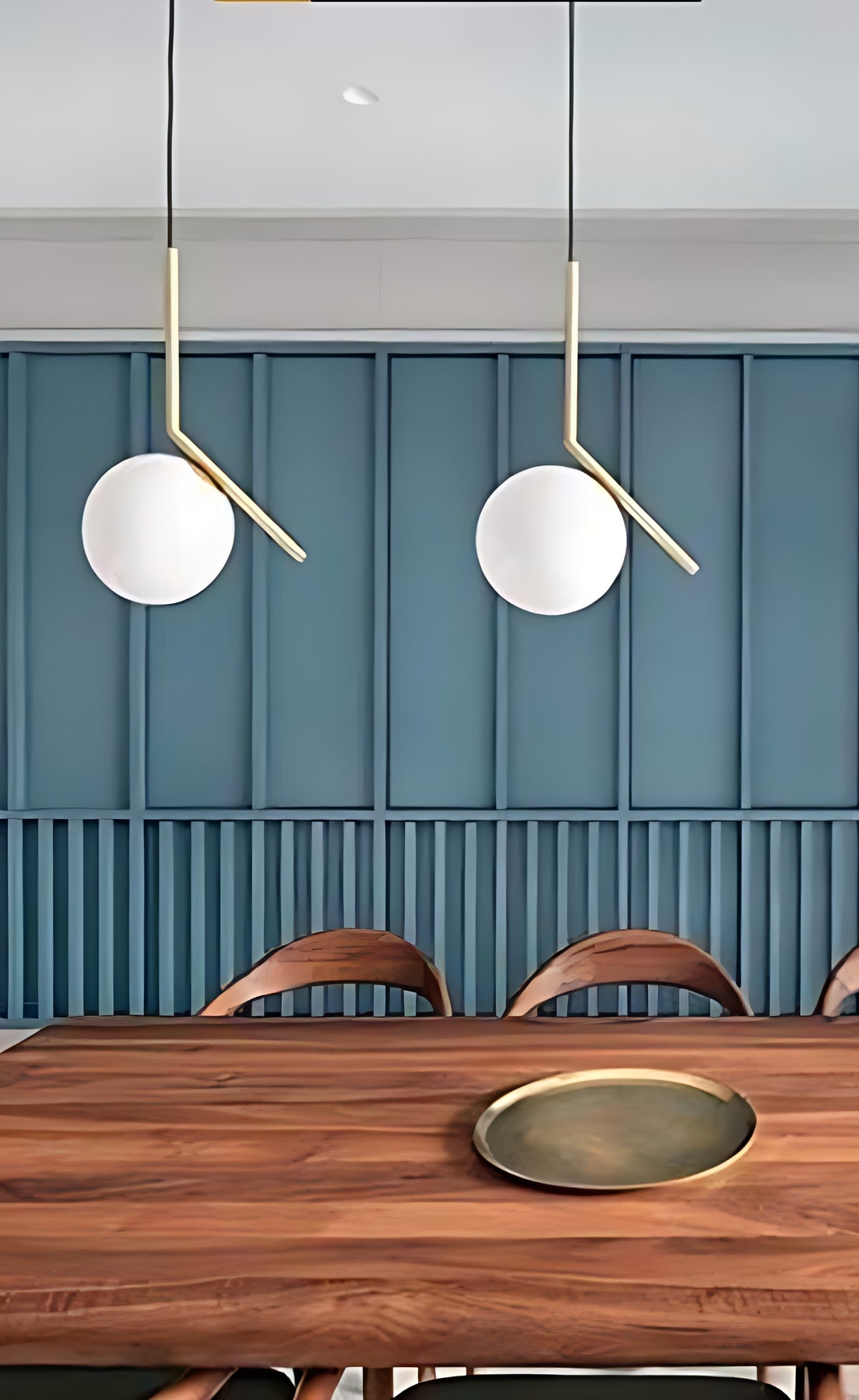 White Round Glass Pendant Light / Ruchi