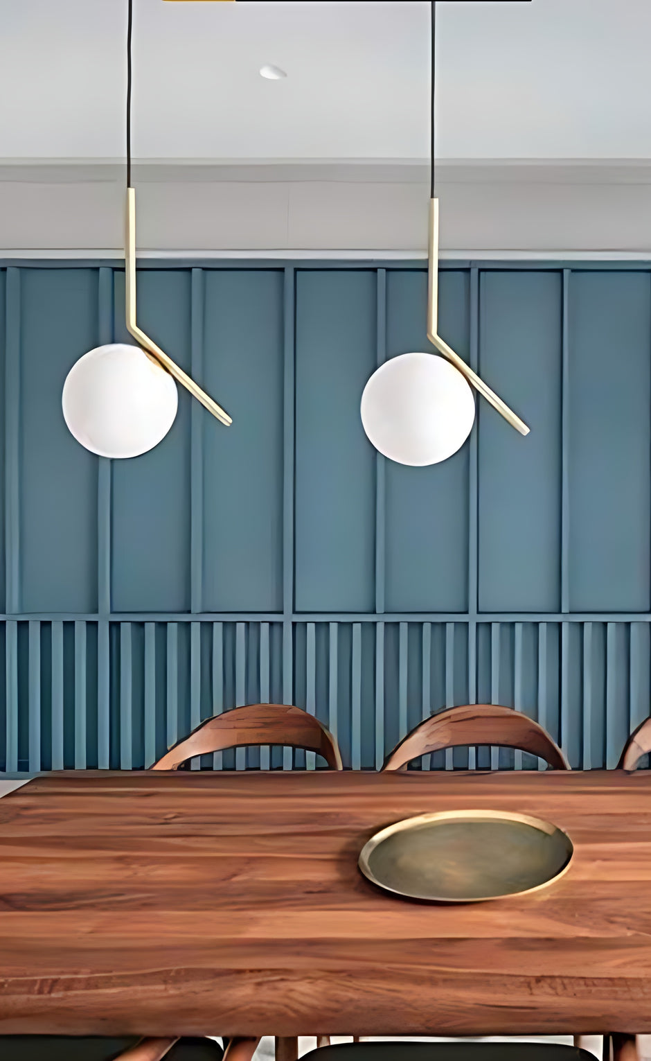 White Round Glass Pendant Light / Ruchi