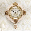 Vintage Wall Clock With Pendulum / Ruchi