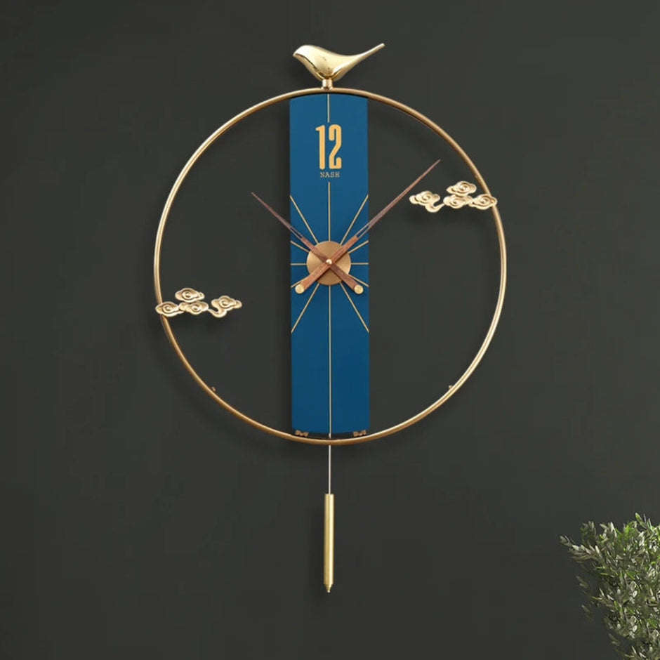 Modern Wall Clock With Pendulum / Ruchi