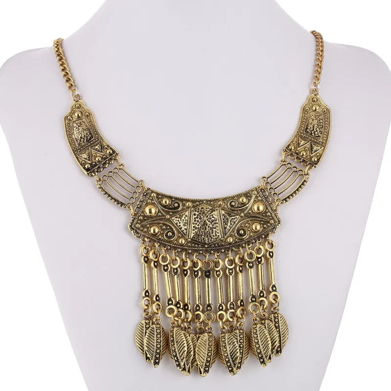 Antique Boho Leaf Style Necklace / Ruchi