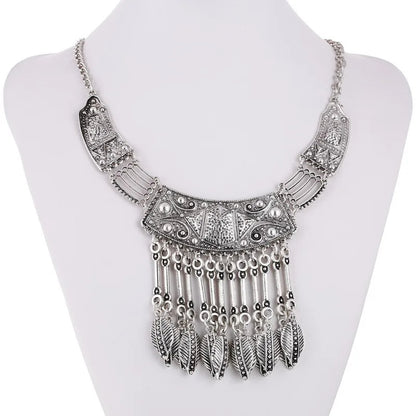 Antique Boho Leaf Style Necklace / Ruchi