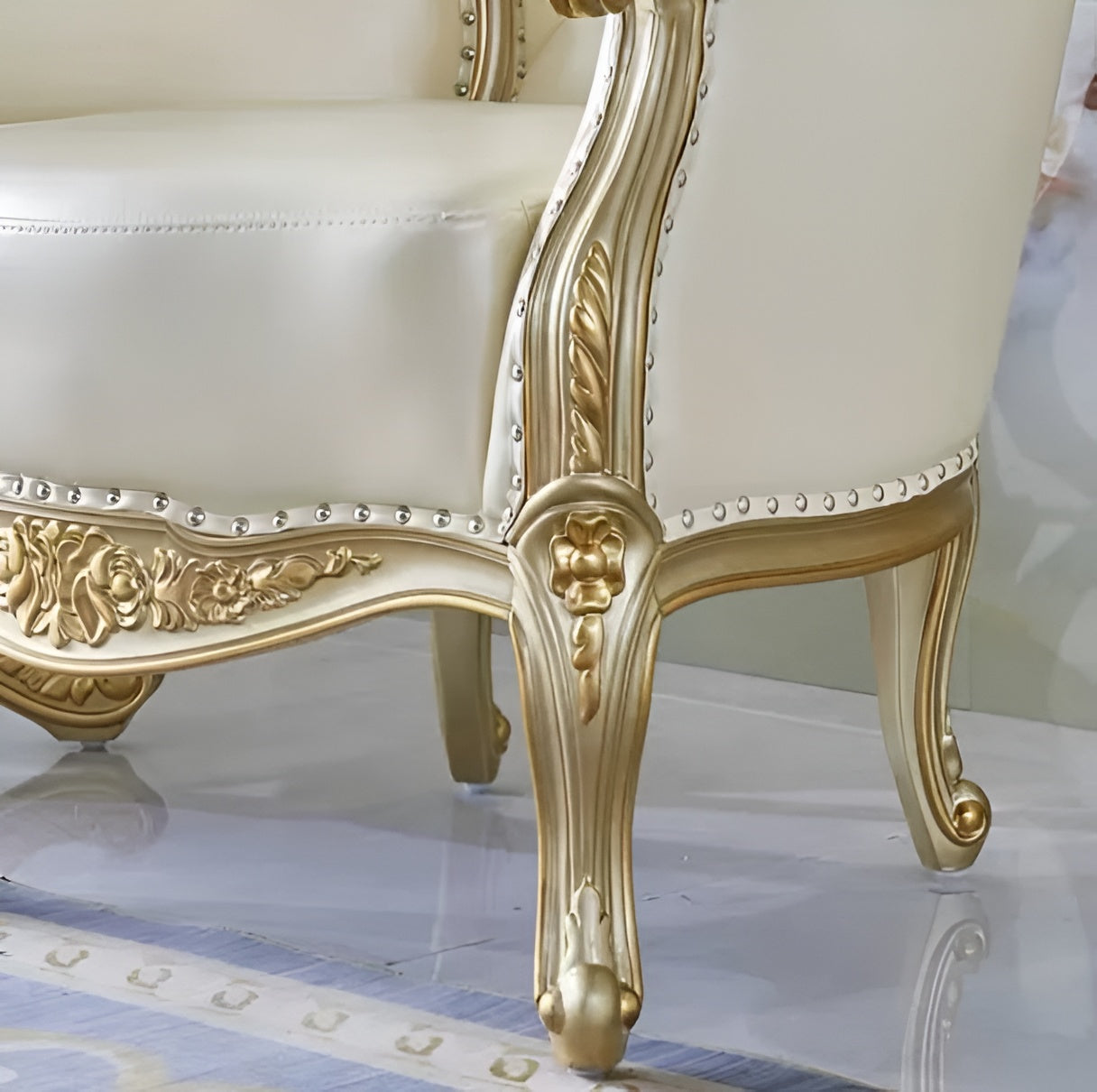 European Leather Sofa Chair And Side Table Set / Ruchi