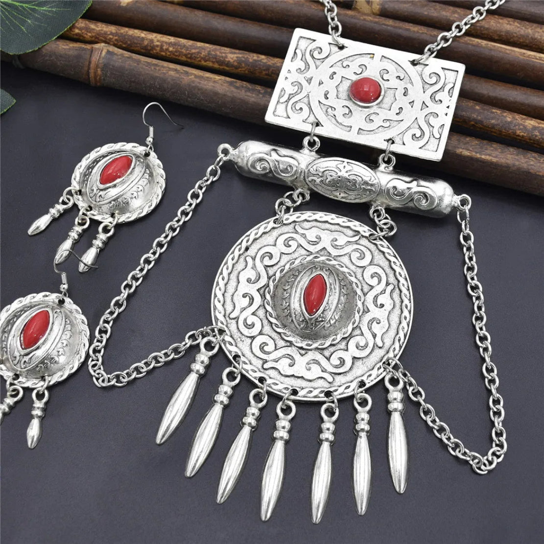 Vintage Afghani Necklace Set With Stone Carving / Ruchi