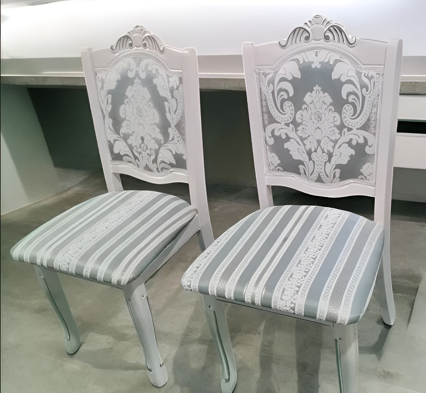 Modern Dining Chairs Set of 6 / Ruchi