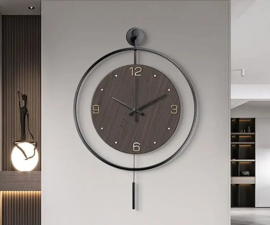 Modern Minimalistic Metal Round Wall Clock / Ruchi