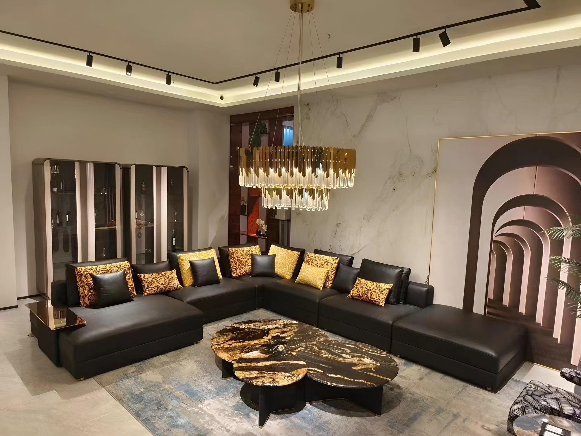 Spacious Leather Modular Sectional Sofa With Chaise / Ruchi