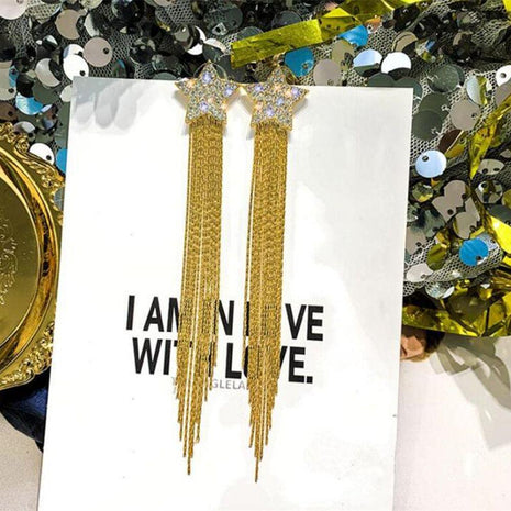 Tassel Design Star Pendant Metal Earrings / Ruchi
