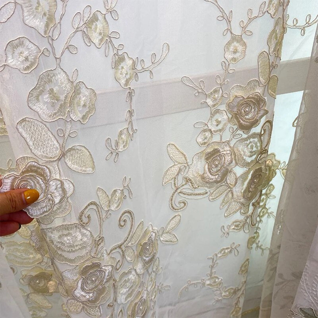 Fabric Window Curtains For Bedroom With 3D Flowers / Ruchi
