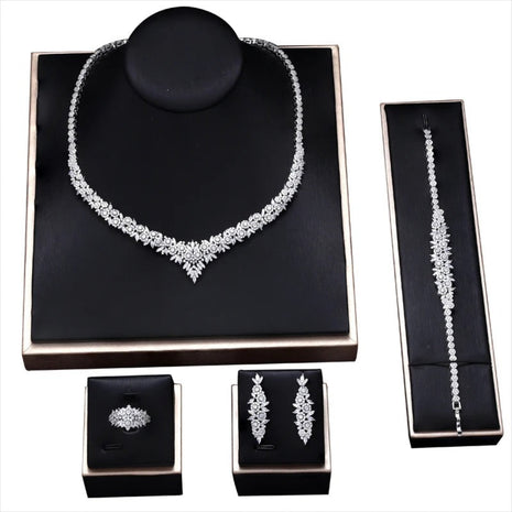 Exquisitely Crafted Crystal Metal Jewelry Set / Ruchi