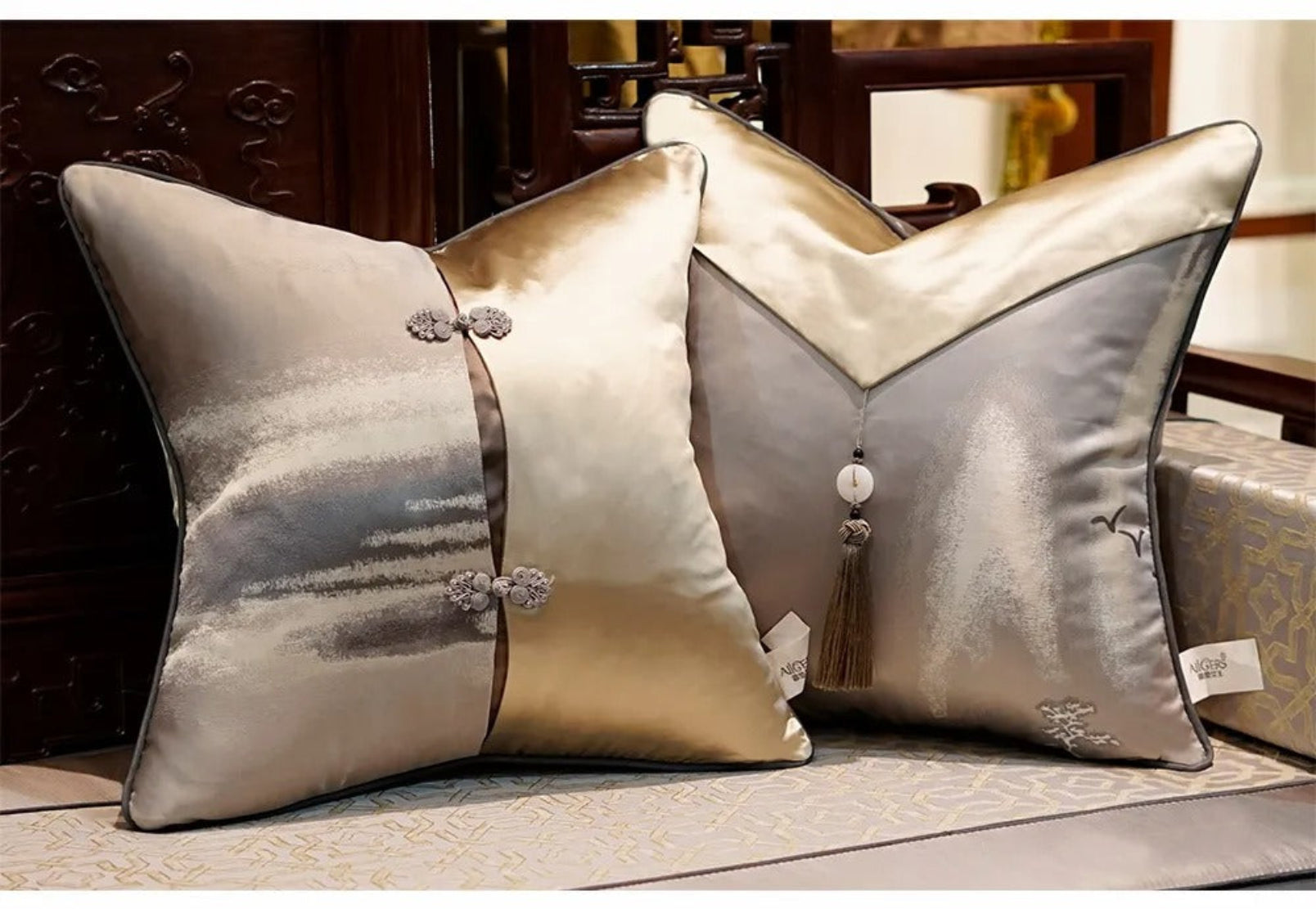 Embroidered Jacquard Polyester Pillow Case / Ruchi