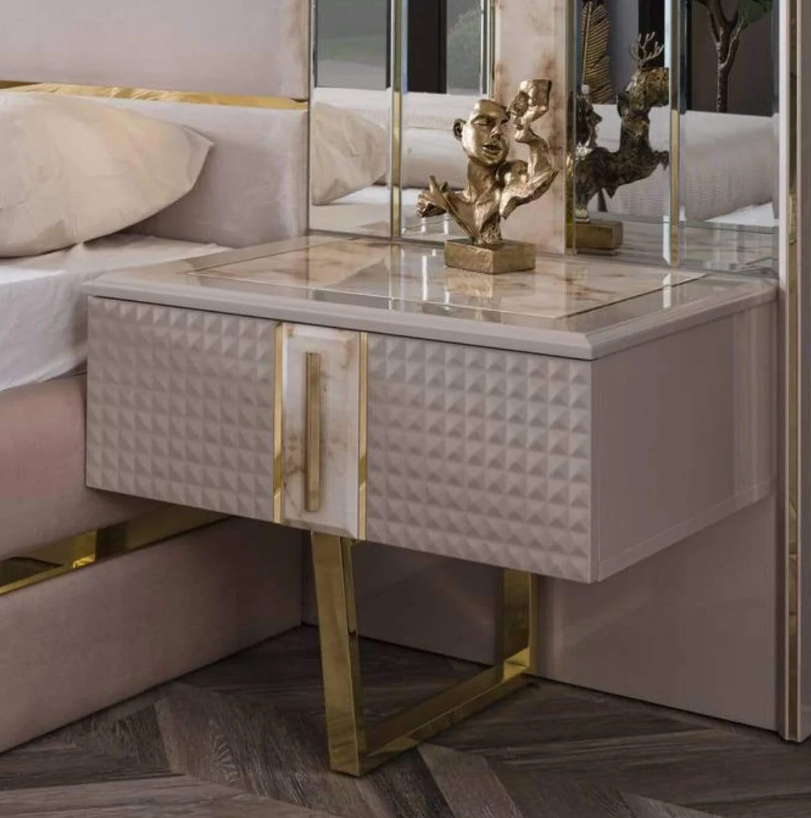 Modern Fabric Bedroom Set With Storage / Ruchi