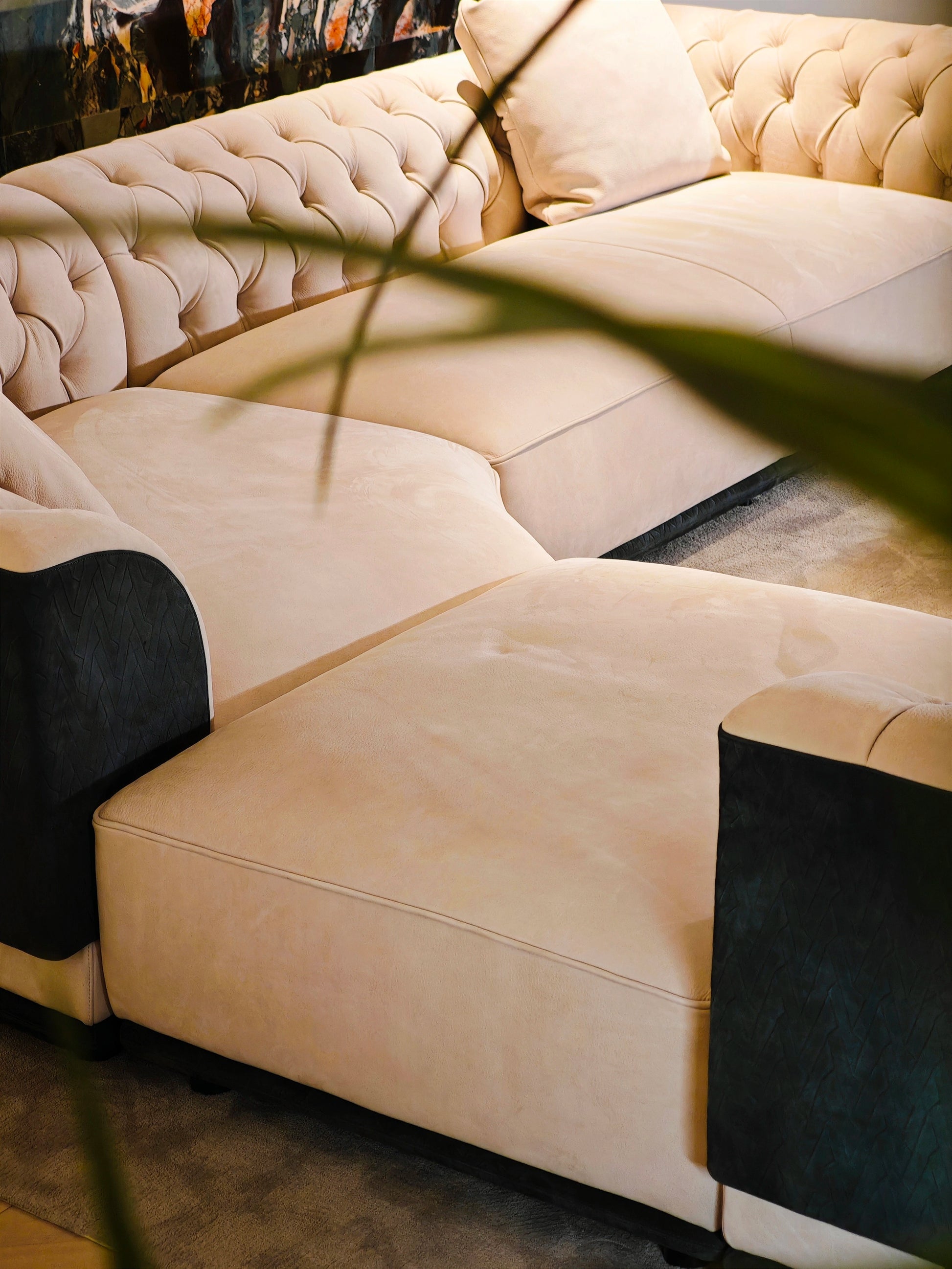Large L-Shape Leather Fabric Sectional Sofa / Ruchi