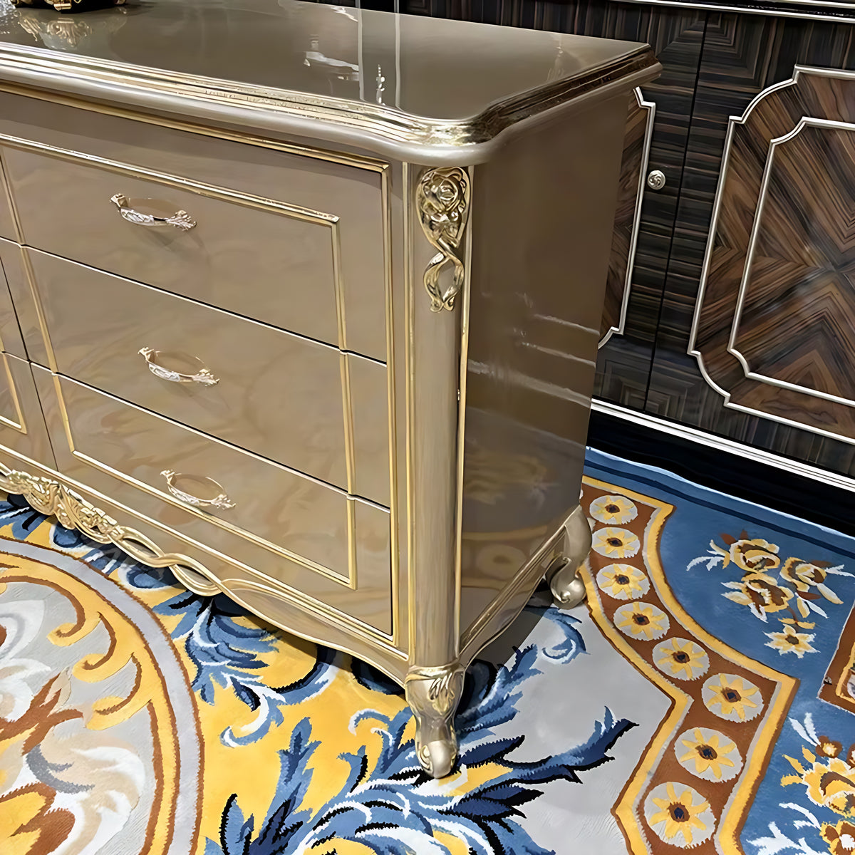European Wooden Buffet Table With Drawers / Ruchi