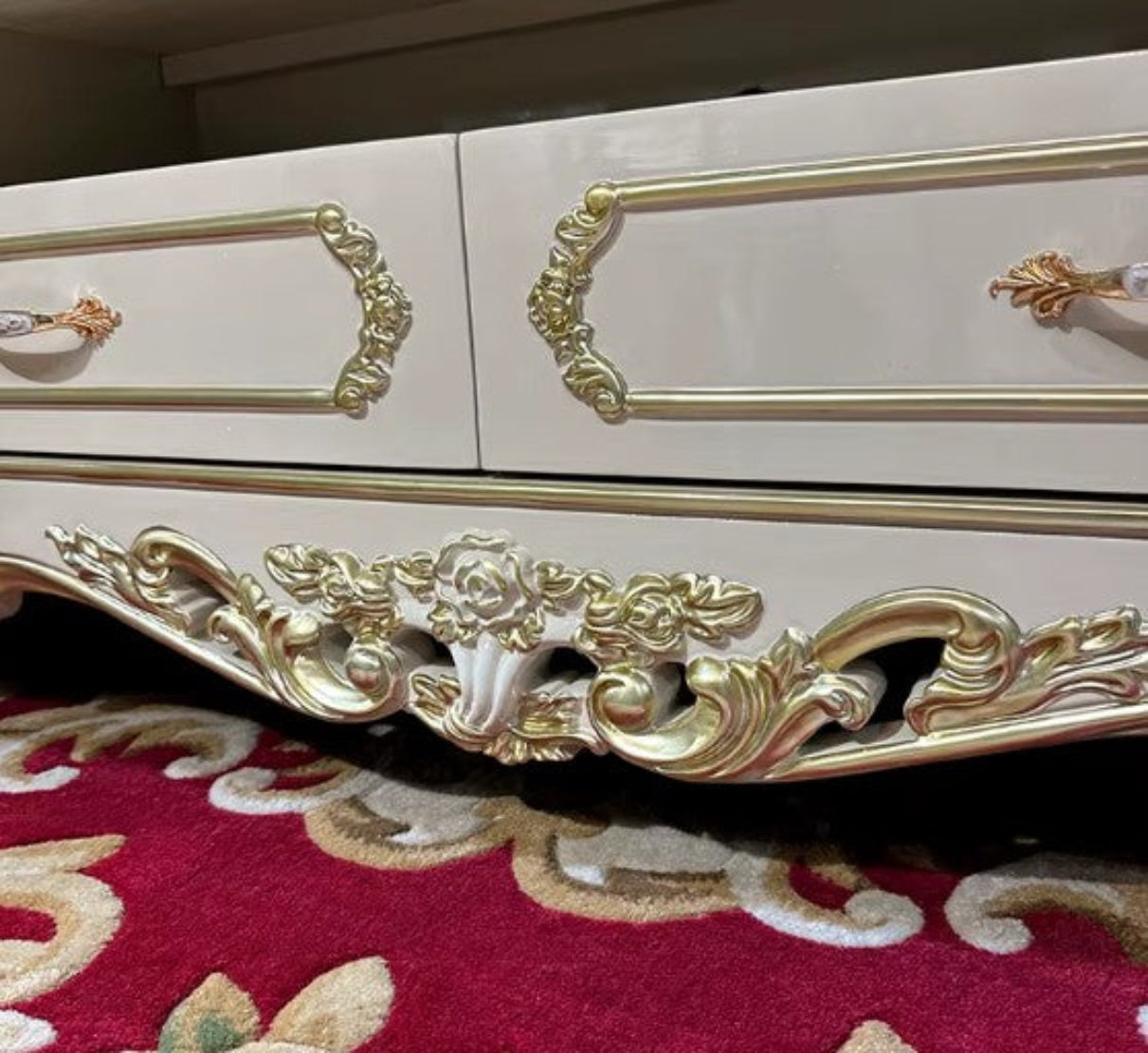 Wooden European TV Stand Cabinet / Ruchi 