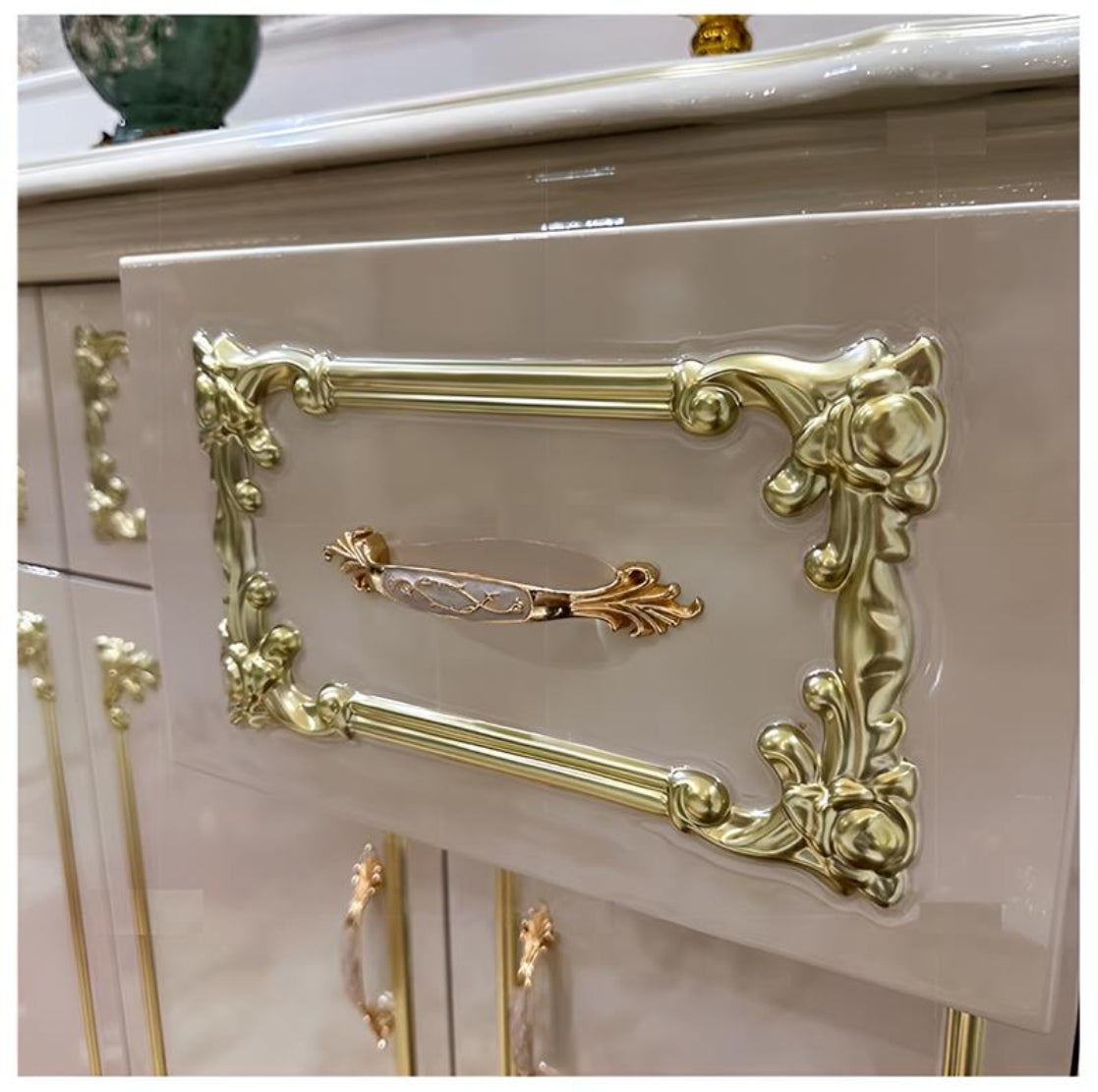 European Wooden Chest Of Drawers / Ruchi 