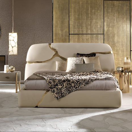 Crackle Design Leather Bed / Ruchi