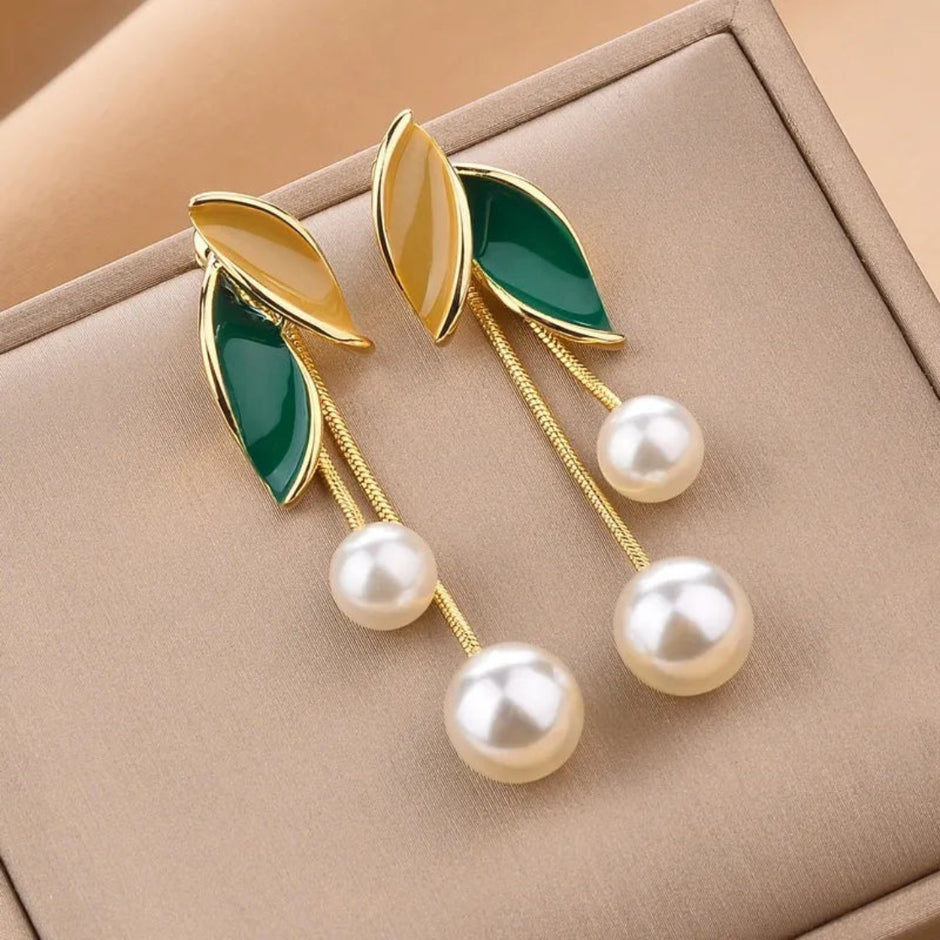 Leaf Design Pearl Tassel Drop Metal Earrings / Ruchi