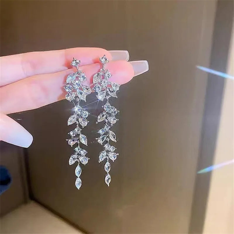 1 Pair Leaf Design Crystal Metal Drop Earrings / Ruchi
