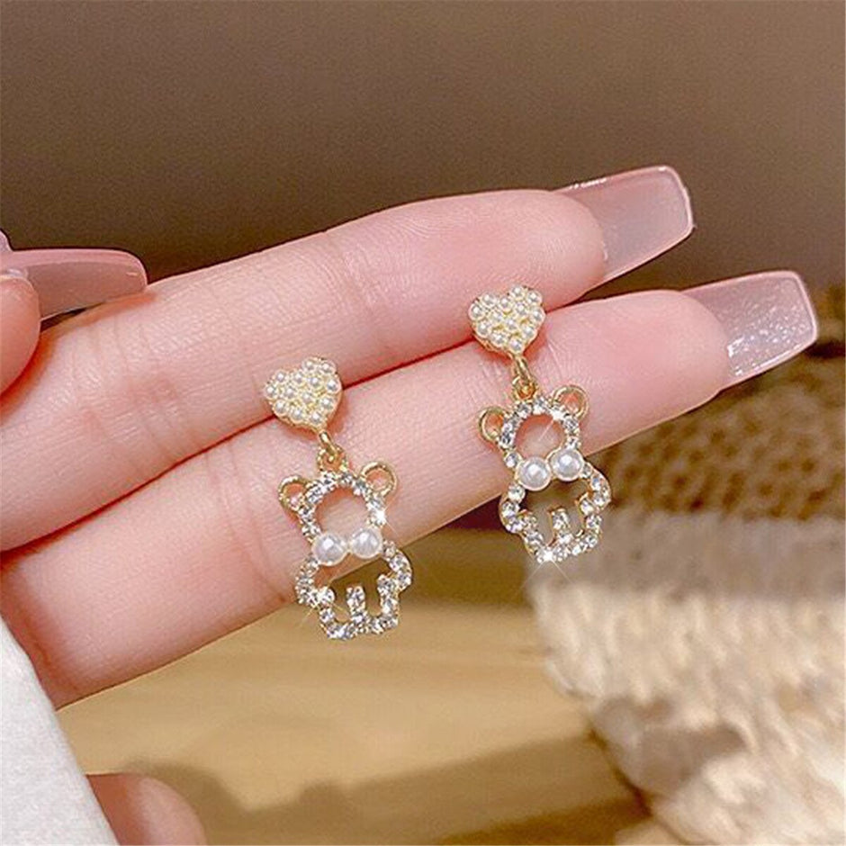 Faux Pearl Teddy Pendant Metal Earrings / Ruchi