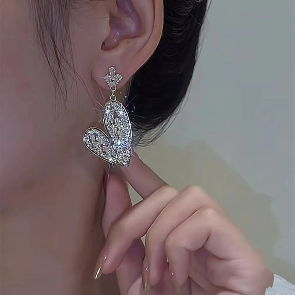 Elegant Heart Shape Crystal Metal Drop Earrings / Ruchi