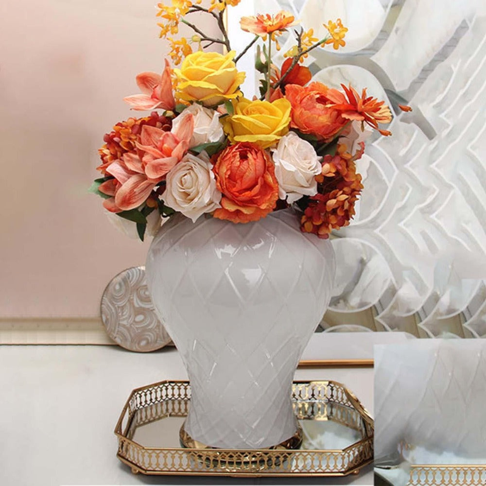 Ginger Jar Style Ceramic White Flower Vase With Lid / Ruchi