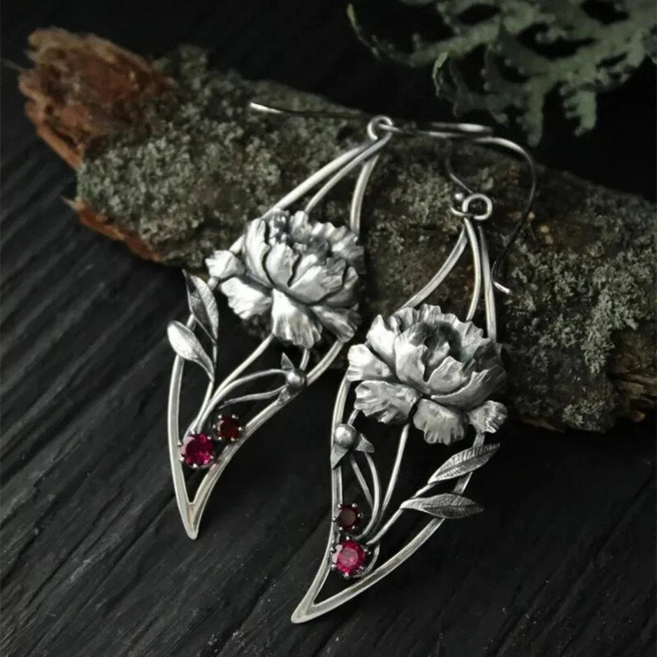 Beautiful Flower Design Crystal Metal Earrings / Ruchi