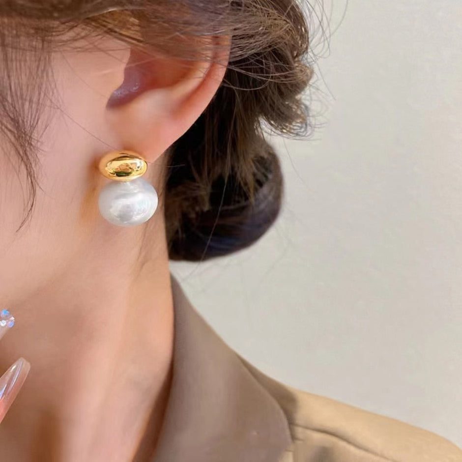 Bean Spliced White Pearl Metal Earrings / Ruchi
