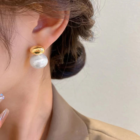 Bean Spliced White Pearl Metal Earrings / Ruchi