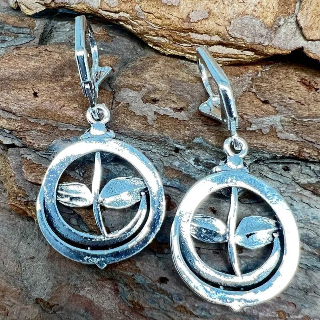 Rose Flower Design Crystal Metal Earrings / Ruchi