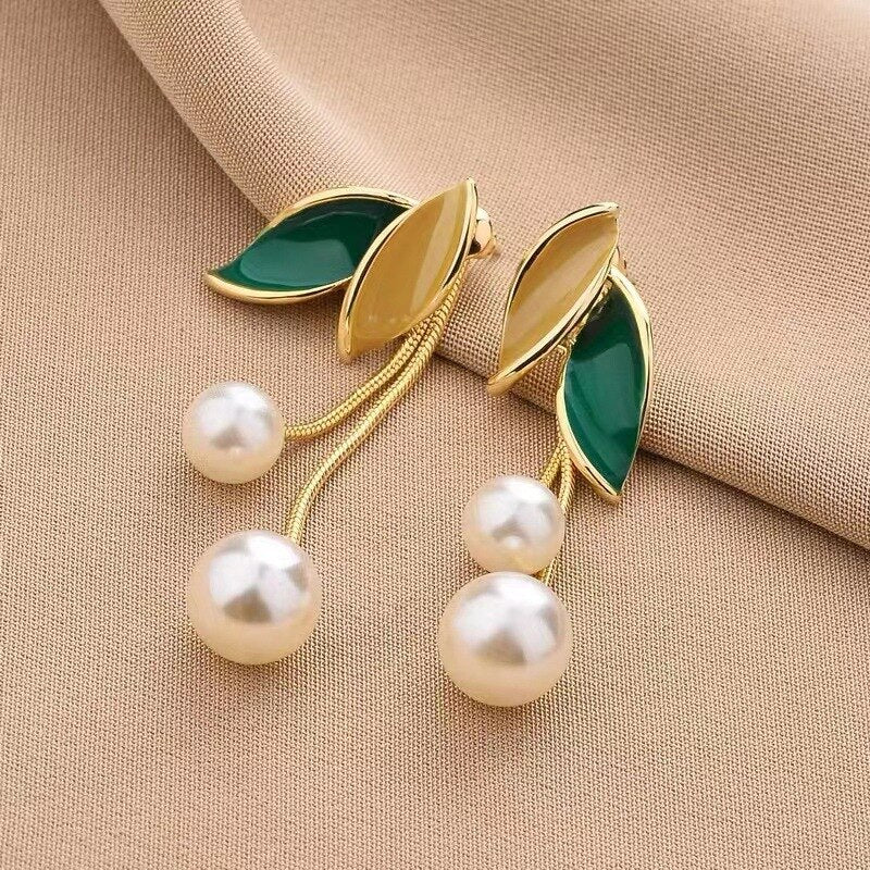 1 Pair Leaf Design Pearl Tassel Drop Metal Earrings / Ruchi