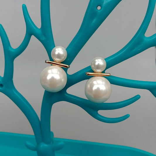 White Sea Shell Pearl Gold Plated Stud Earrings / Ruchi