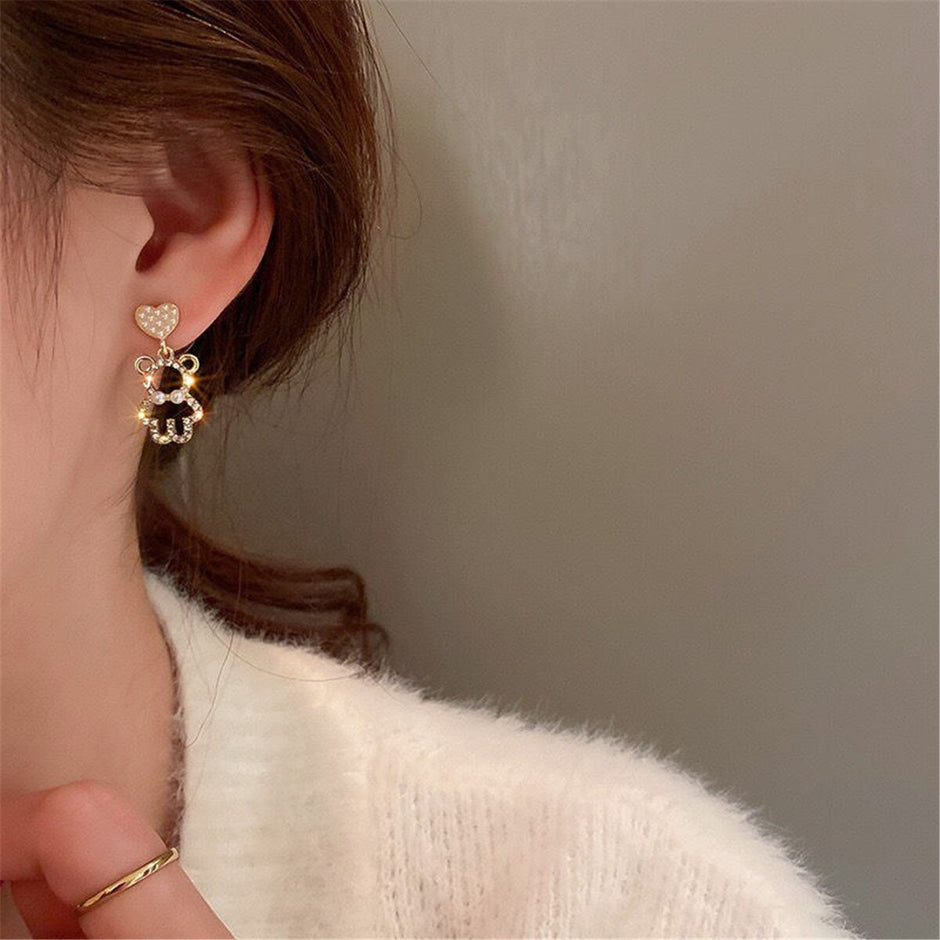 Faux Pearl Teddy Pendant Metal Earrings / Ruchi