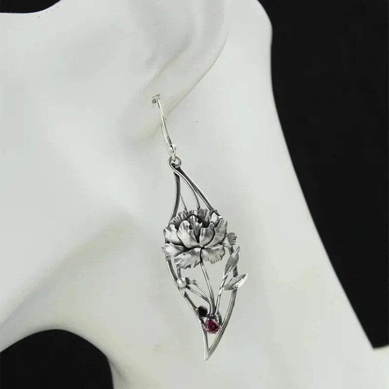 1 Pair Flower Leaf Carved Metal Drop Earrings / Ruchi