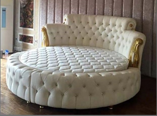 Leather Upholstery Modern Luxurious Round Bed / Ruchi