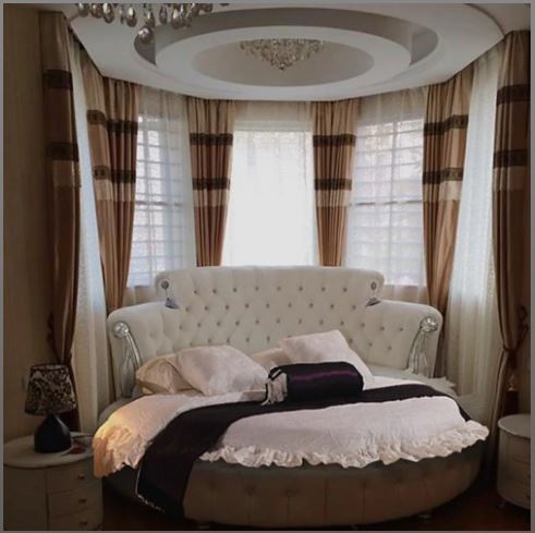 Leather Upholstery Modern Luxurious Round Bed / Ruchi