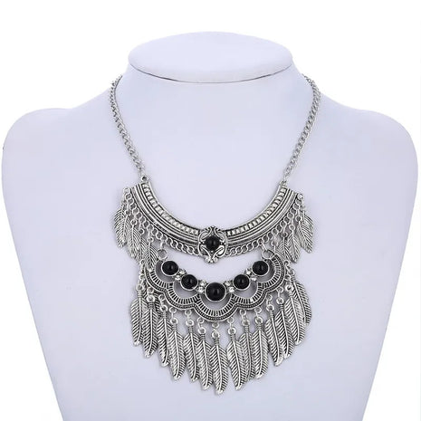 Leaf Shaped Vintage Necklace For Women / Ruchi