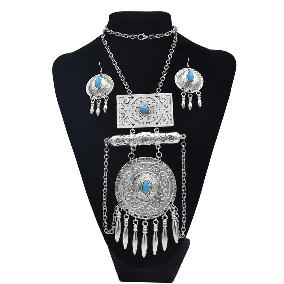 Vintage Afghani Necklace Set With Stone Carving / Ruchi