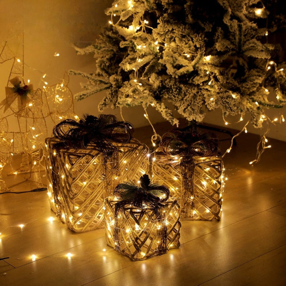 Christmas Gift Box Decorations Set With LED / Ruchi