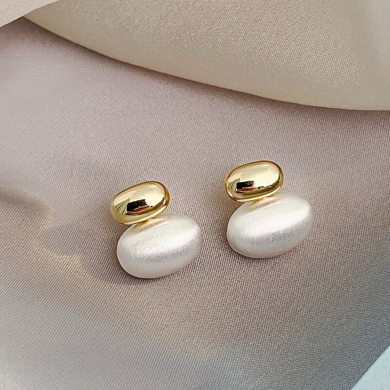 Flat metal earrings deals