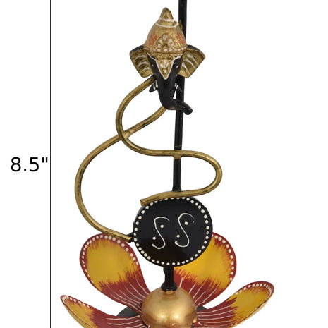 Amazing Masterpiece Metal Petal-Shaped Décor / Ruchi