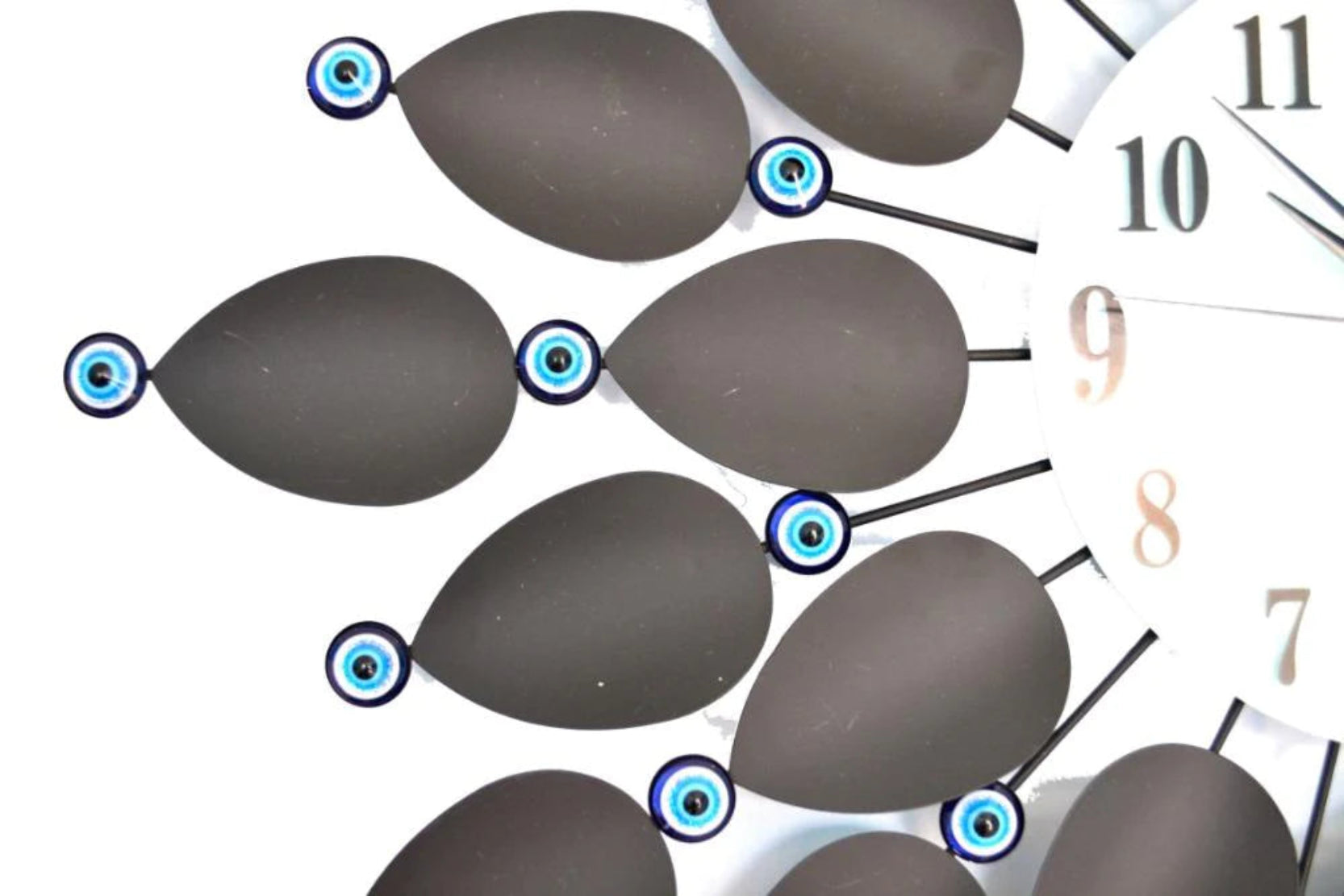 Creative Round Glass Metal Clock / Ruchi