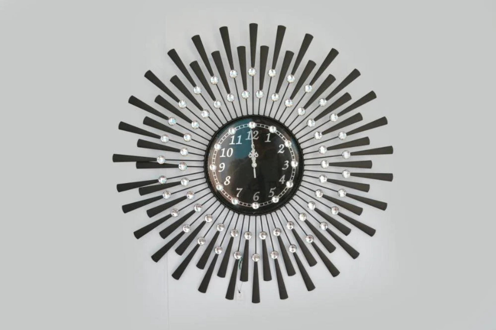 Alluring Shiny Metal Wall Clock / Ruchi