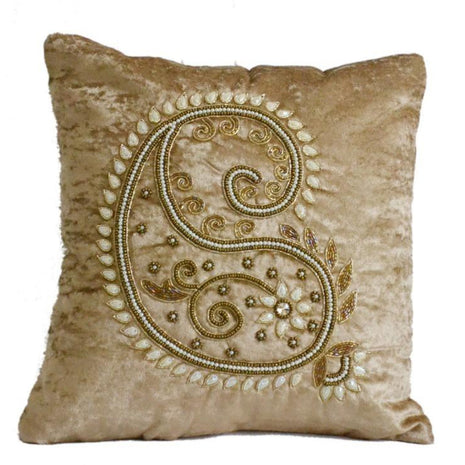 Embroidered Velvet Cushion Cover Set / Ruchi