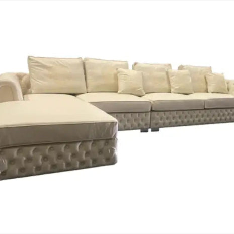 Modern Genuine Leather Chesterfield Style Sofa / Ruchi
